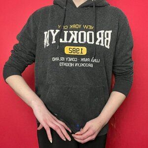 Arden / Y2K brooklyn NYC hoodie 💛🩶​​​​​​​